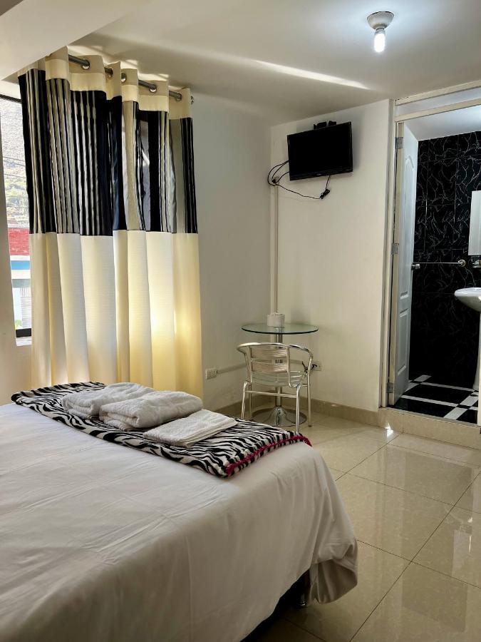 Hostal Santa Rosa Caraz Exterior photo